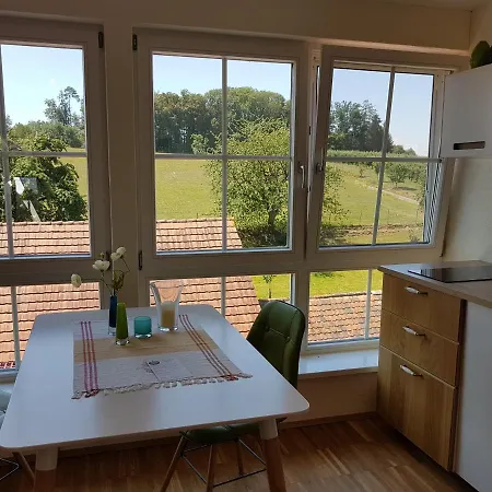 ゲストハウス Landgut Apfelrose 4*