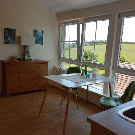 Landgut Apfelrose 4* フリードリヒスハーフェン