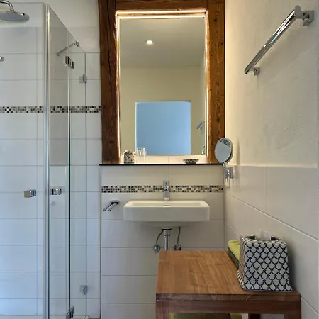 ゲストハウス Landgut Apfelrose 4*