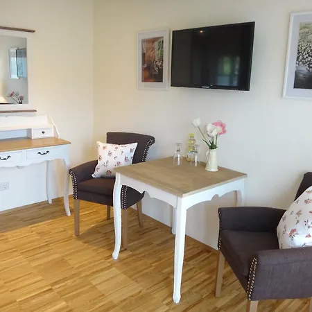 Гостевой дом Landgut Apfelrose 4*