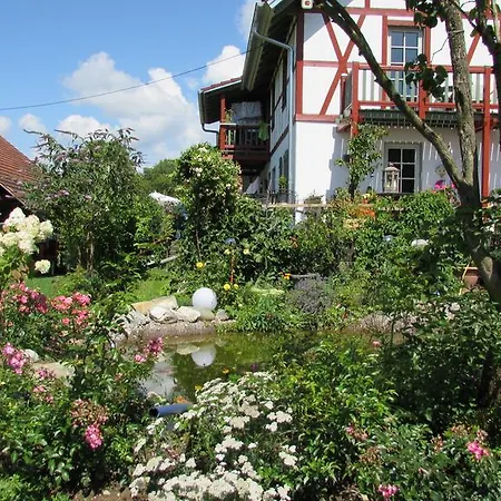 Landgut Apfelrose 4*