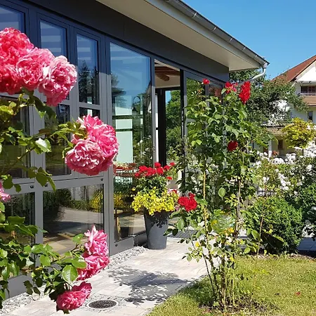 Гостевой дом Landgut Apfelrose 4*